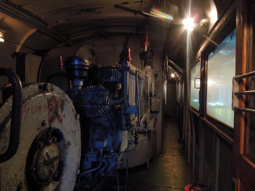 Машинное отделение электровоза вл10