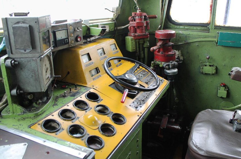 Тепловоз 2м62 кабина