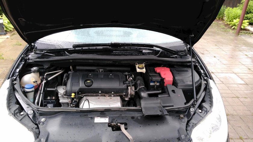 Подкапотка Ситроен с4