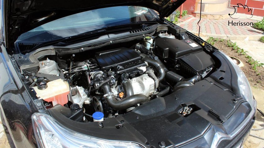 Citroen c4 b6 подкапотное пространство