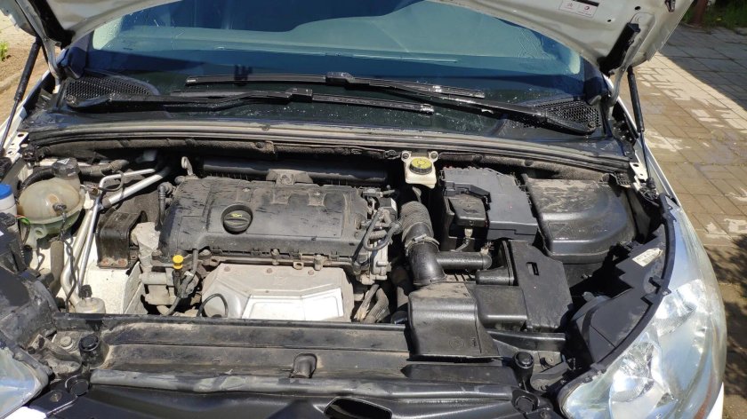 Подкапотное пространство Ситроен с4 2006