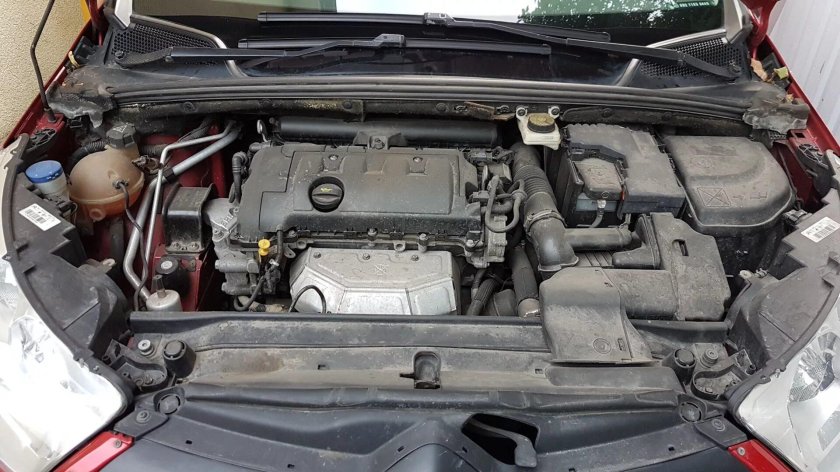 Ситроен c4 моторный отсек