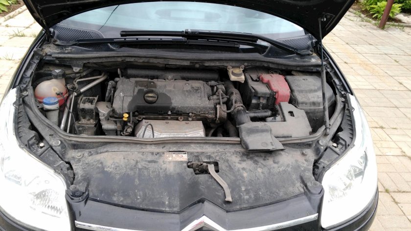 Подкапотка Ситроен с4