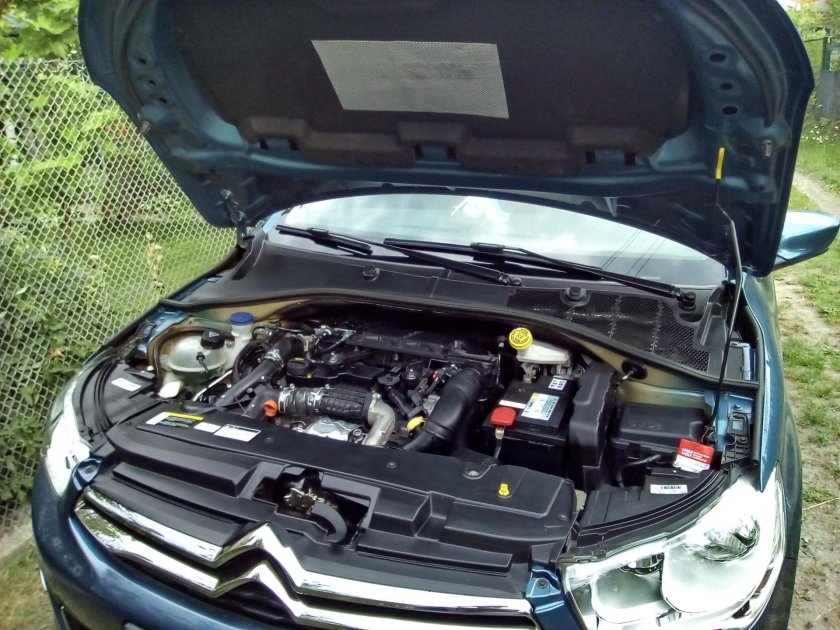 Капот Citroen c4