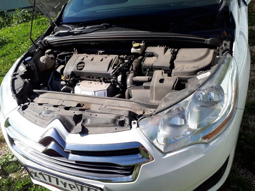 Подкапотка Ситроен с4