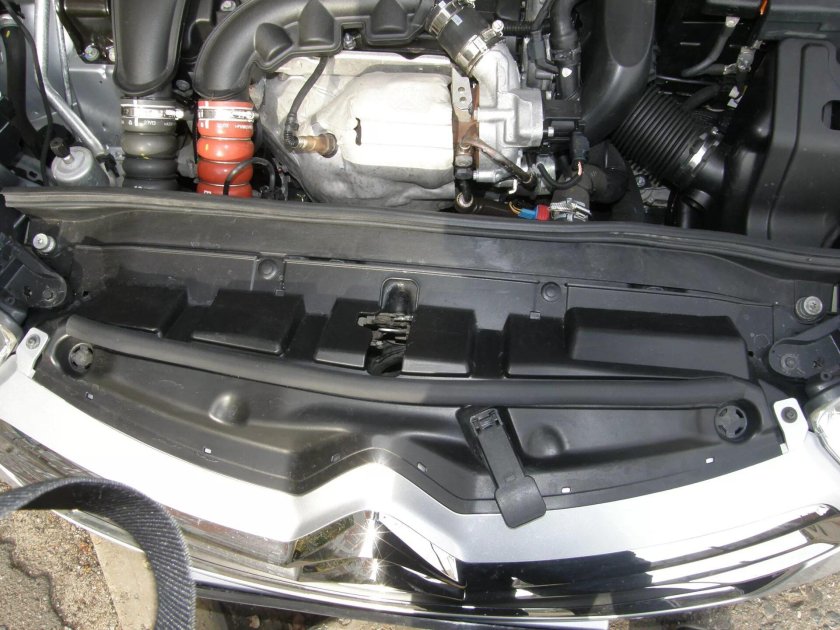 Уплотнитель капота Ситроен с4 седан