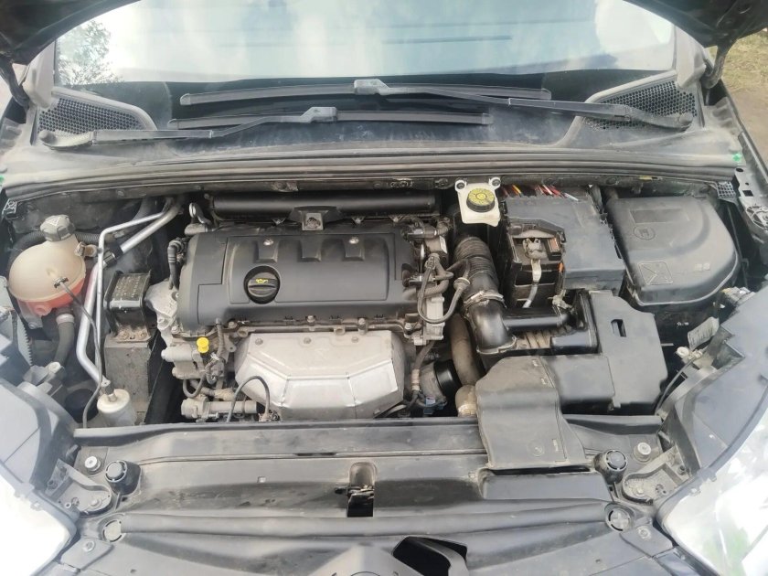 Двигатель Citroen c4 b7