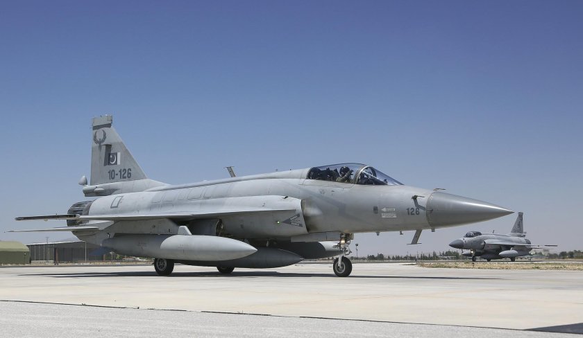 FC-1/JF-17 "Тандер"