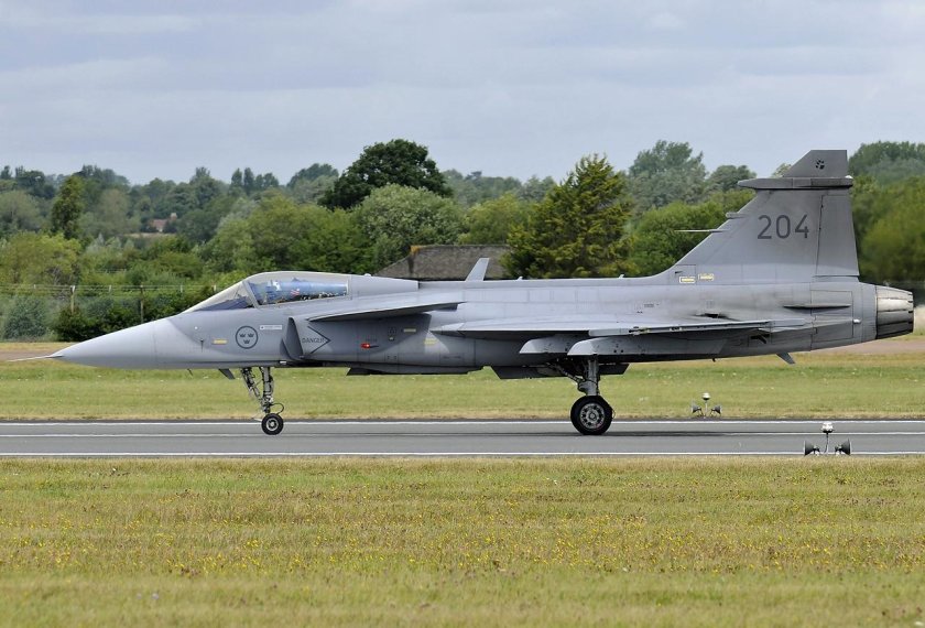 Самолет Saab Jas-39b/d Gripen