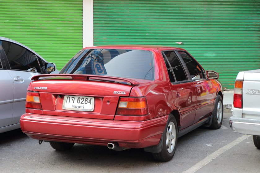 Разбор заднего стекла Hyundai excel