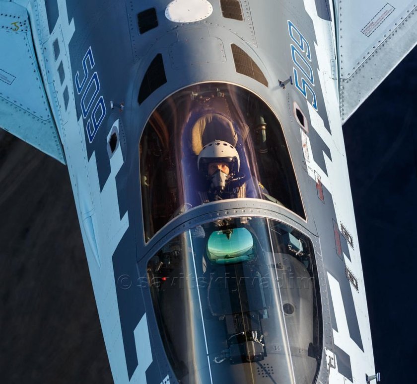 Су-57 кабина пилота
