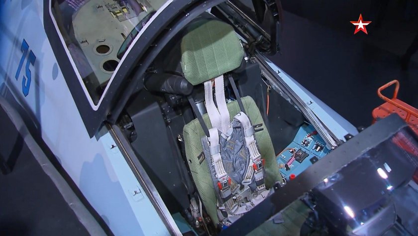 Су 75 кабина