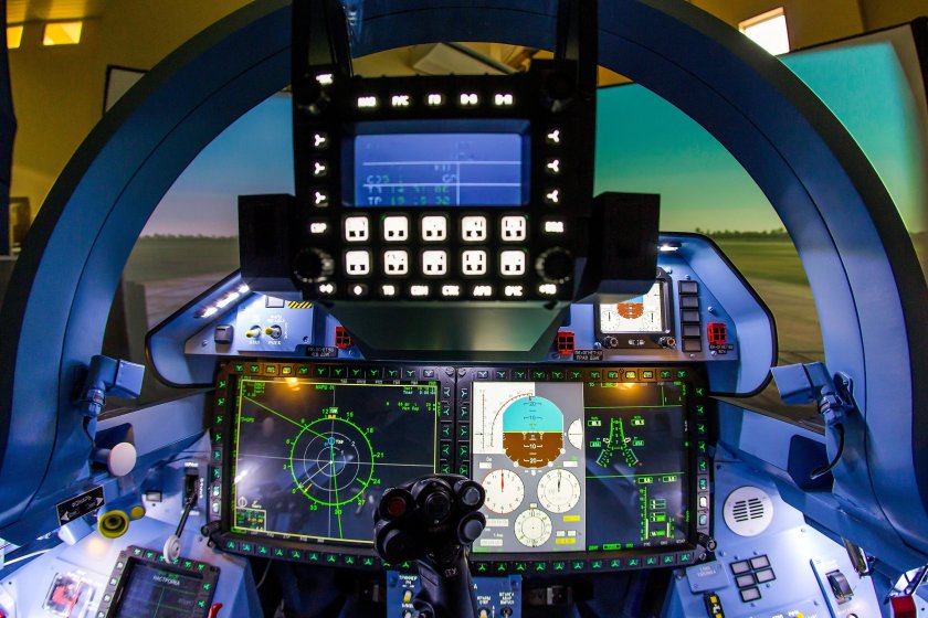Су-35 кабина пилота