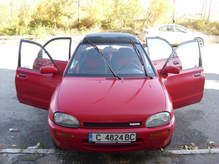 Мазда 121 1993