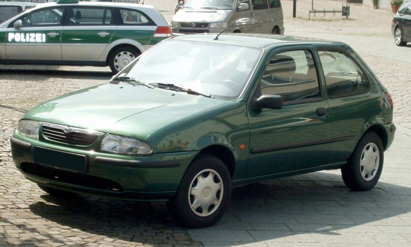 Mazda 121 3