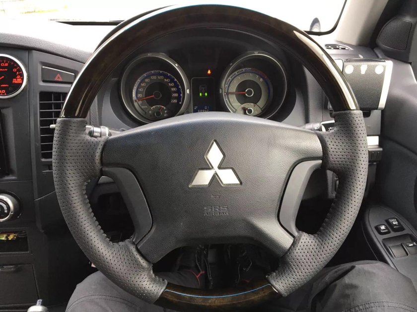 Руль Митсубиси Делика