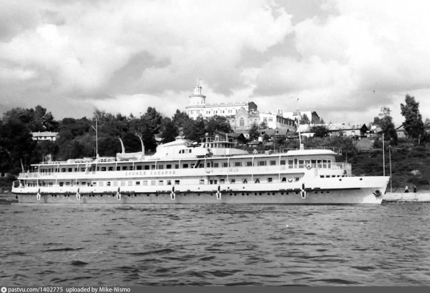 Ерофей Хабаров судно