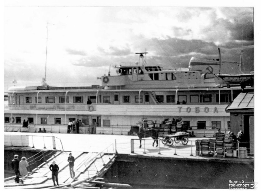 Теплоход Тобол проект 860