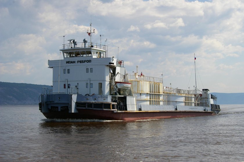 Теплоход Якутск ЛОРП