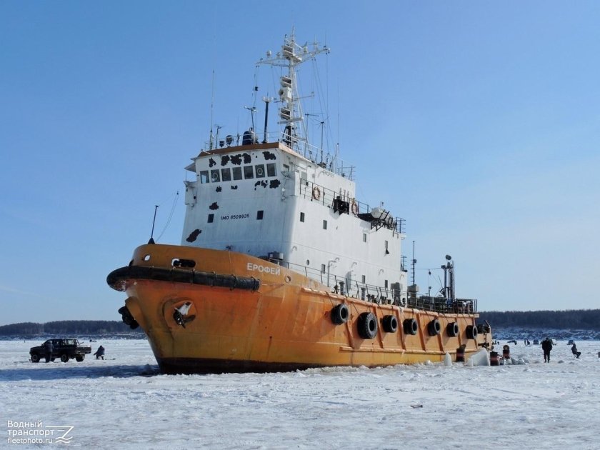 Ледокол Ерофей Хабаров
