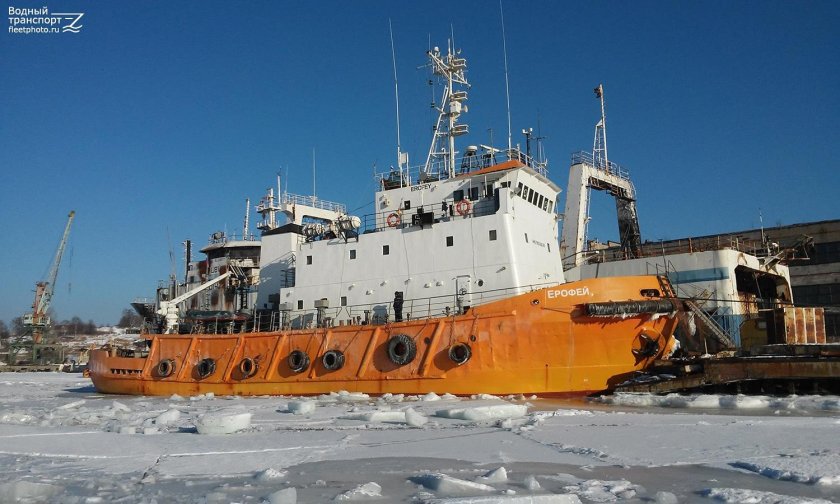 Ледокол Ерофей Хабаров