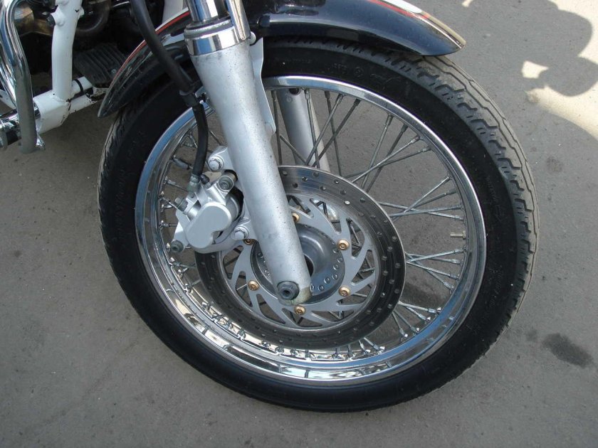 Переднее колесо Yamaha Drag Star 400