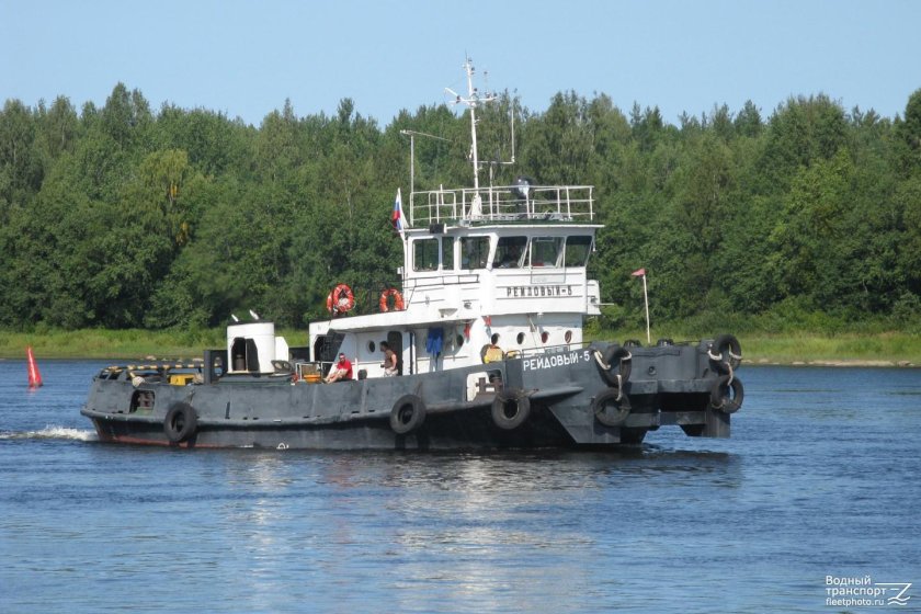 Теплоход рейдовый 44