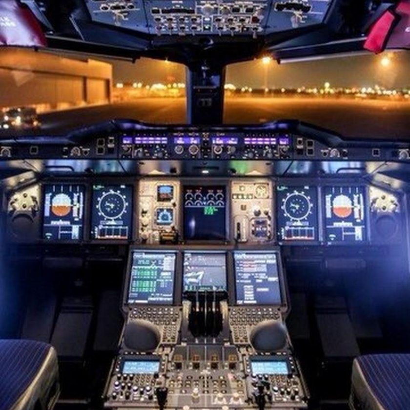 Airbus a380 кабина пилота