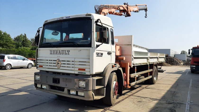 Renault Premium 400