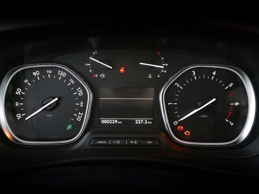 Ситроен Джампи 2021 приборная панель