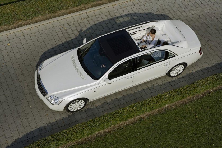 Машина Maybach 62s Landaulet