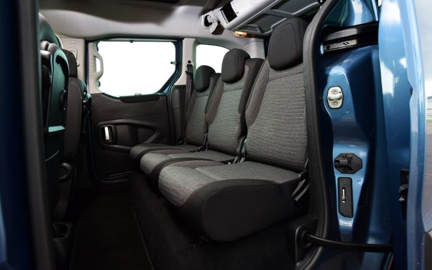 Ситроен Берлинго 2021 салон