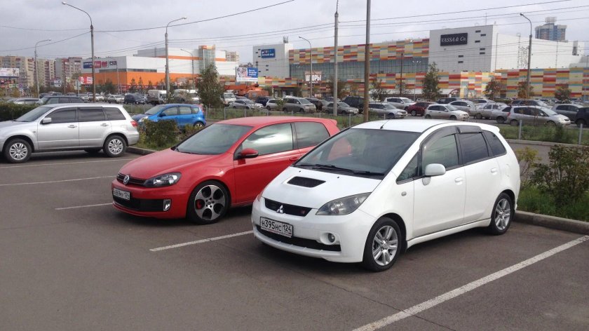 Mitsubishi Colt плюс