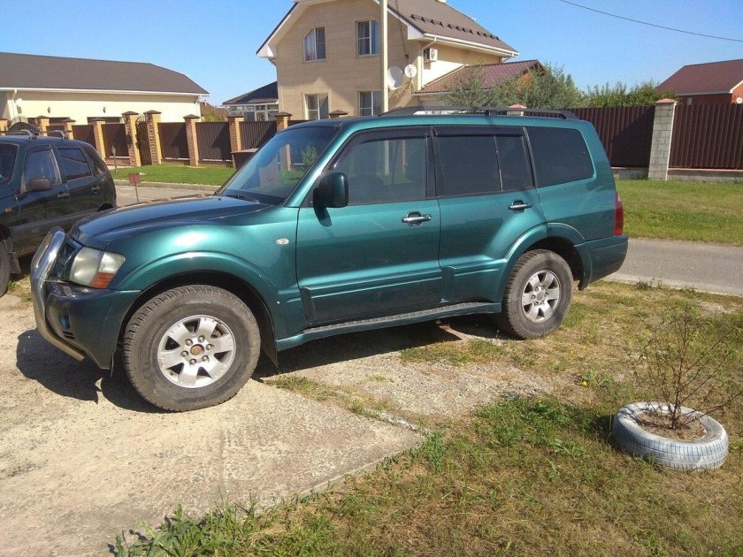 Митсубиси Паджеро 3 зеленый