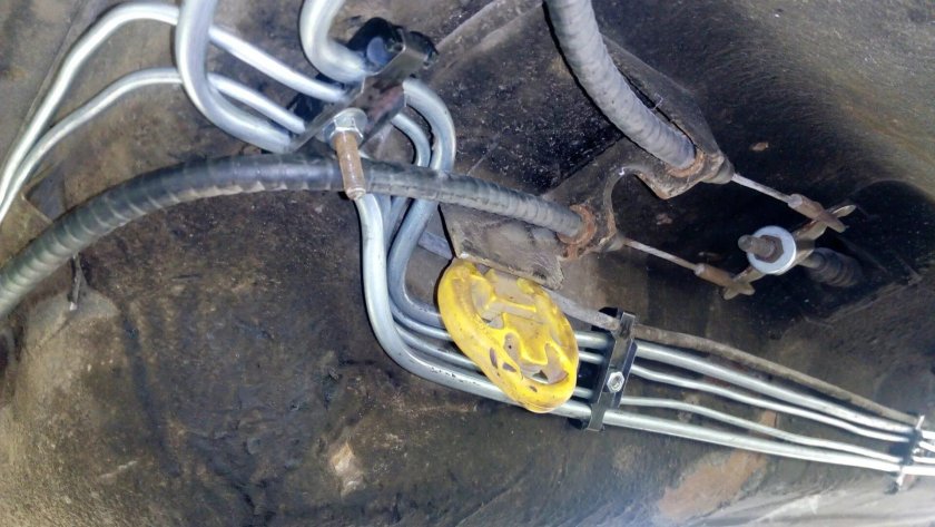 Топливные трубки ВАЗ 2115