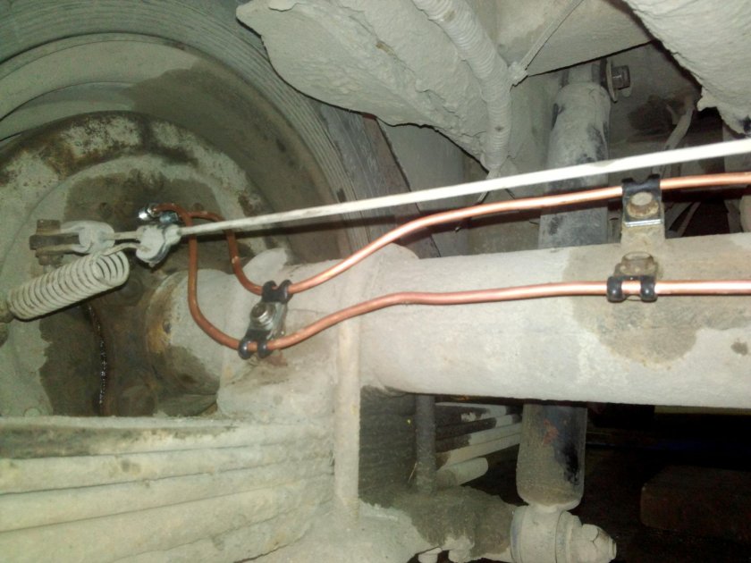 Трубка тормозная УАЗ заднего моста