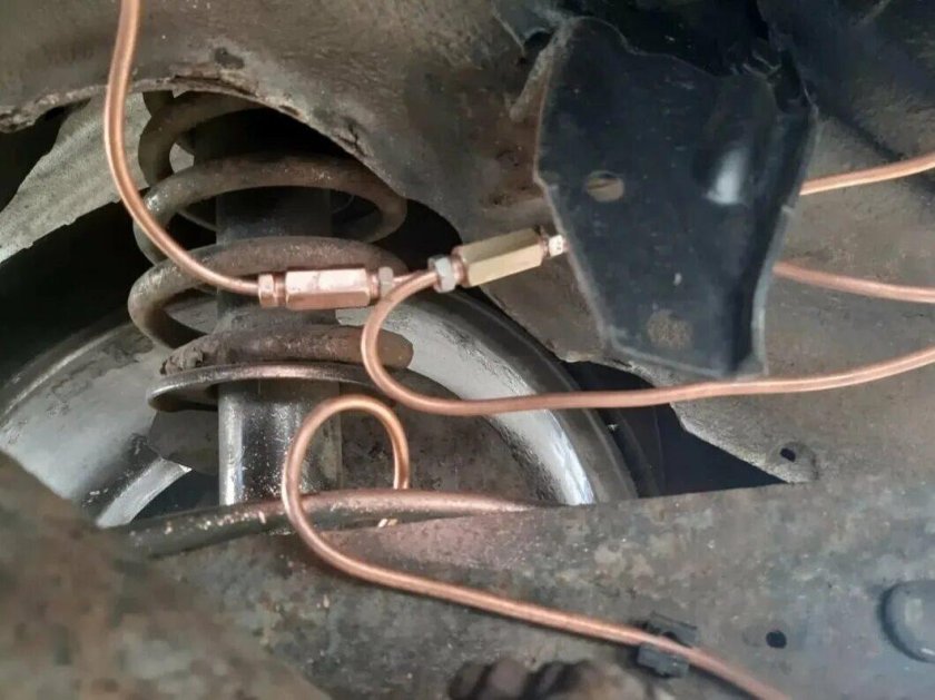 Тормозные трубки Ауди 100 с3 1.8