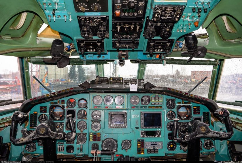Ту-154м кабина