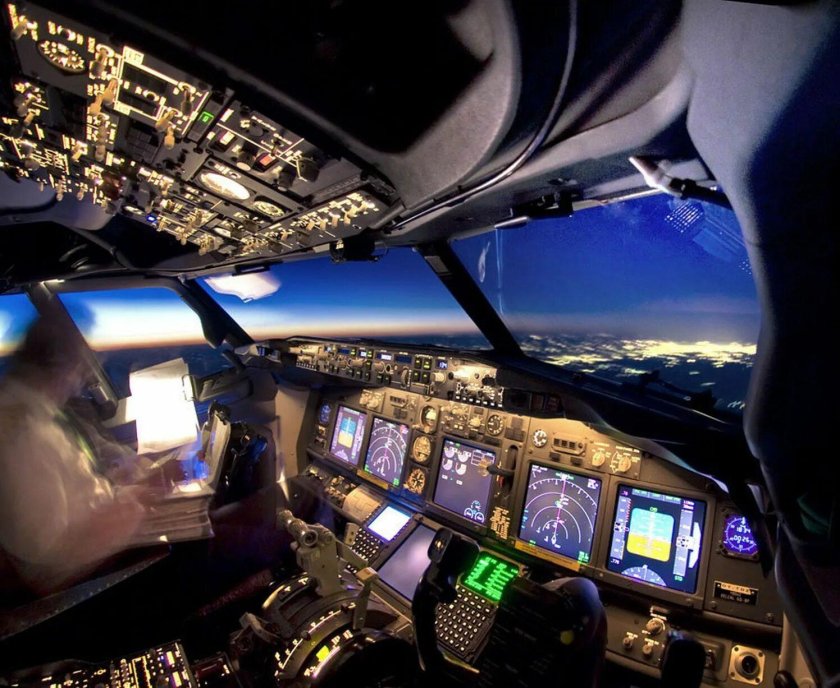 Кабина пилота Боинг 737