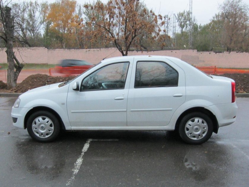 Renault Logan белый 2008
