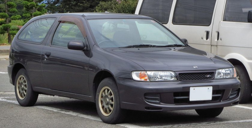 Nissan Pulsar n15 хэтчбек