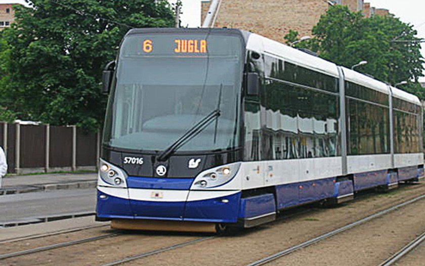 Трамвай Шкода 15т