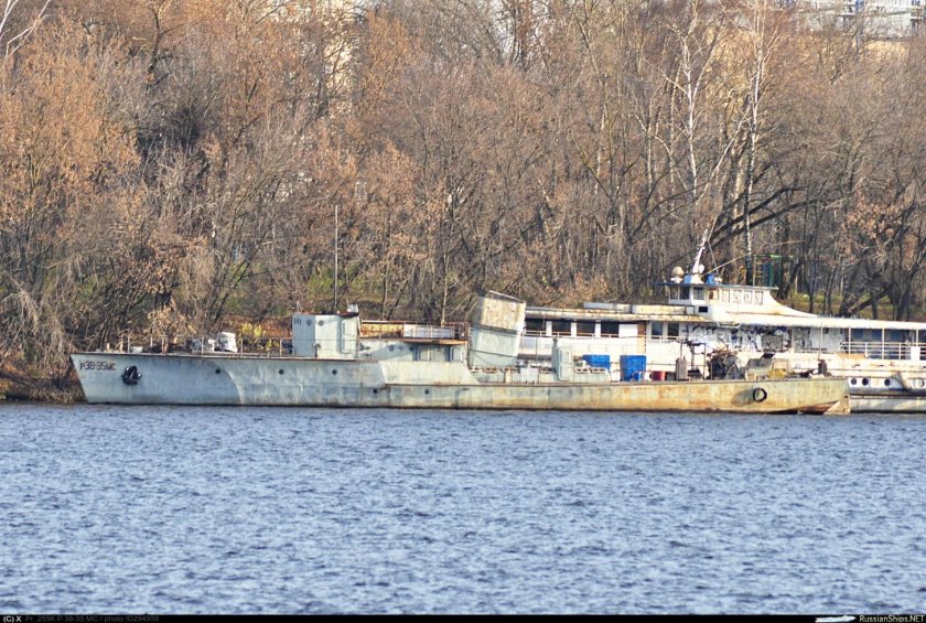 Рейдовый тральщик "пр.255" .