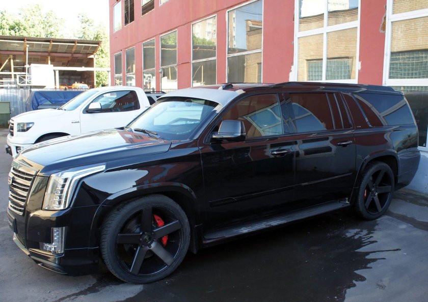 Кадиллак Эскалейд стенс