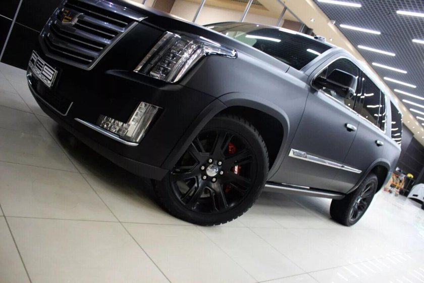 Кадиллак Эскалейд черный матовый