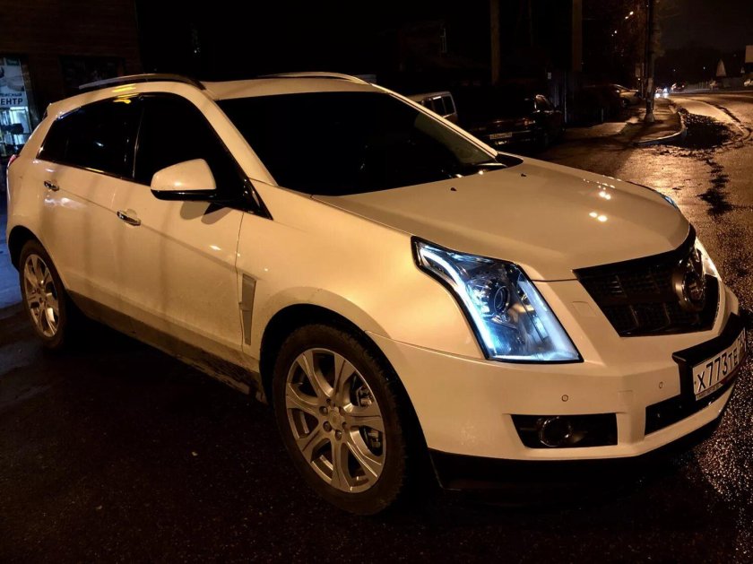 Cadillac SRX 2