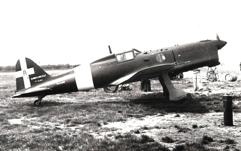 Самолет Sai 403