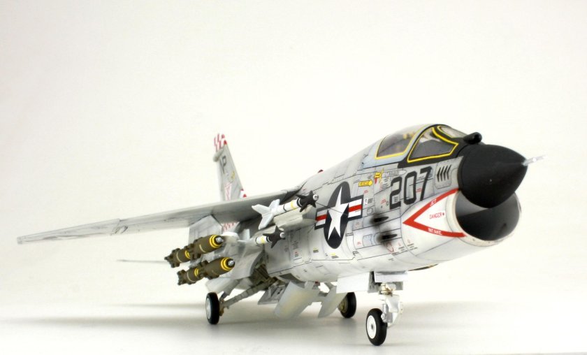 Republic p-47 Thunderbolt и Grumman f8f