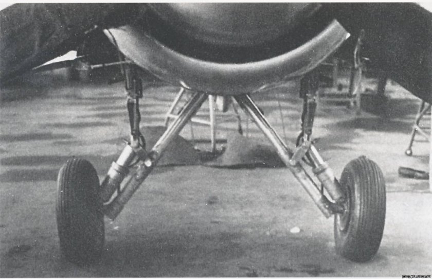 Стойки шасси 767