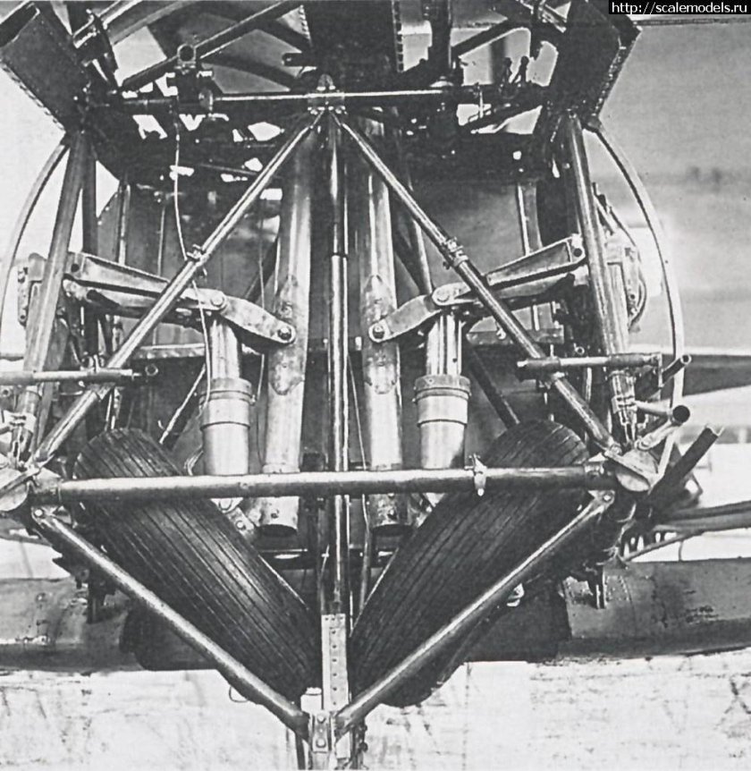 Механизм уборки шасси авиамодели